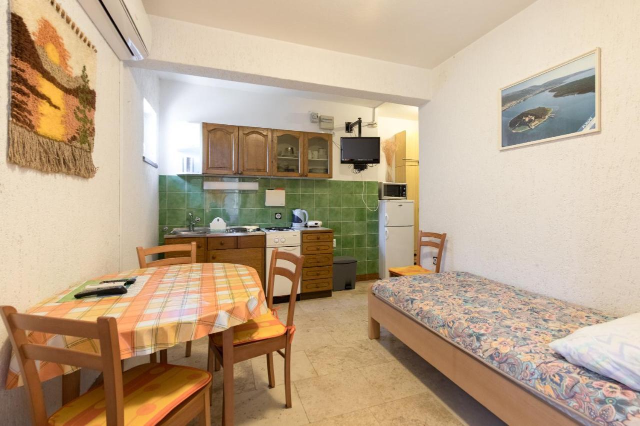 Apartmani Lovorka Пунат Екстер'єр фото