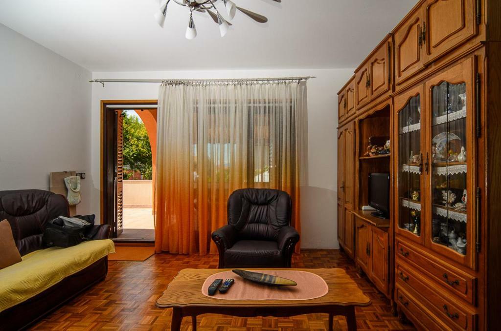 Apartmani Lovorka Пунат Екстер'єр фото