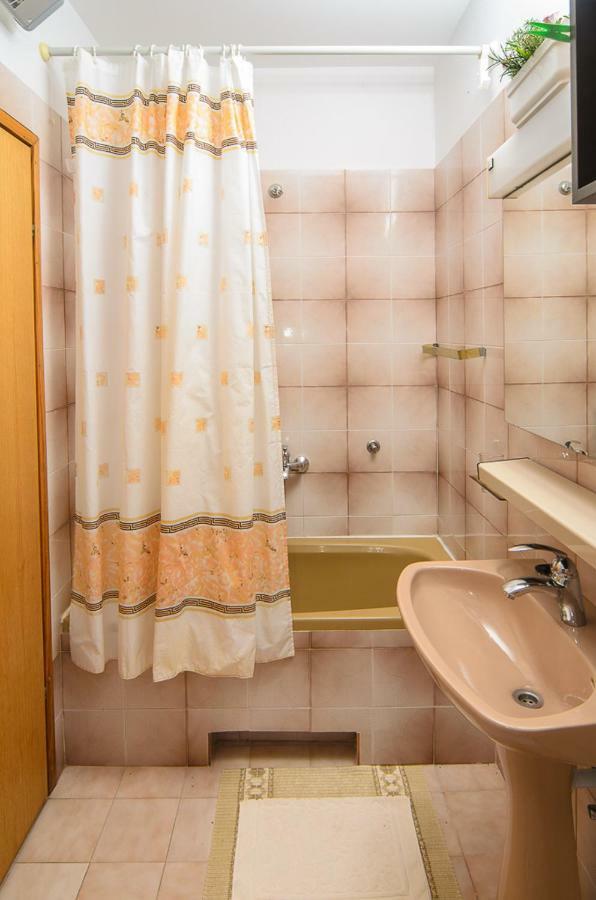 Apartmani Lovorka Пунат Екстер'єр фото